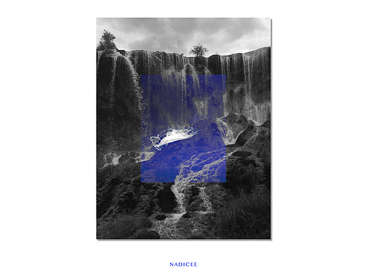 < Surround>