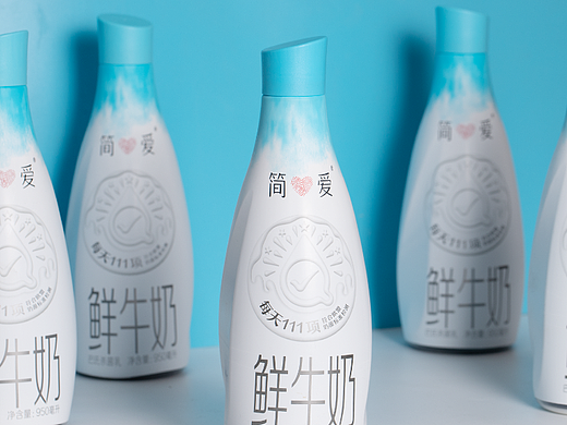 简爱鲜牛奶｜纯净的牛奶包装设计