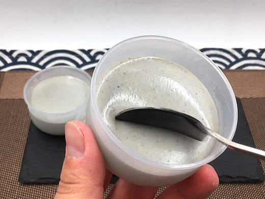 黑芝麻糊布丁，浓郁奶香和滑嫩口感，夏日冰凉小甜品。