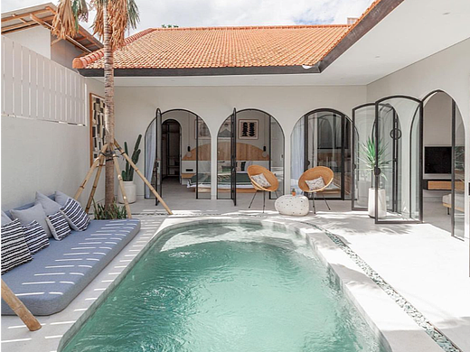 200平米别墅 纯白色下的诗意之美