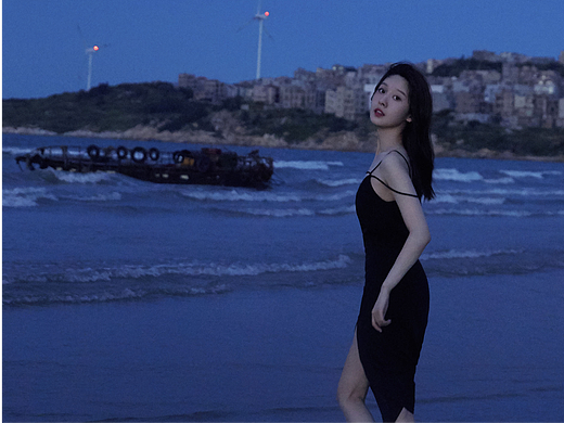 王子璇 暮色海边写真大片