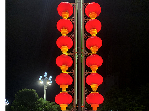 世博厂家桥梁路灯杆6连串通灯笼红红火