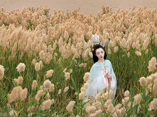 " 敦煌·十三娘 "