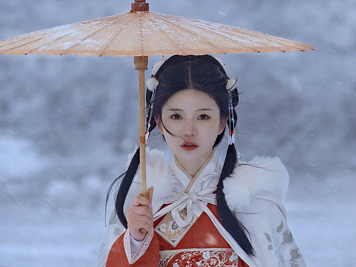 他朝若是同淋雪，此生也算共白头