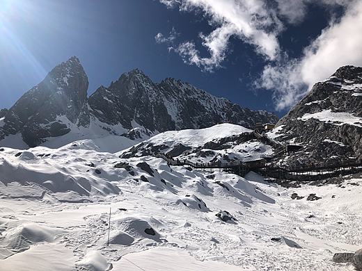 雪山的一天
