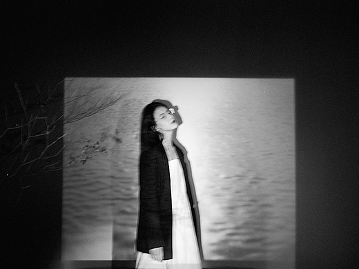 「 在深海里 」