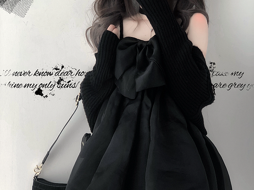 夜色收容黑眼睛