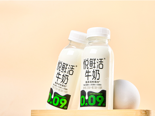 悦鲜活牛奶产品图