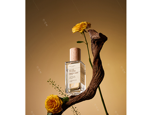 香水創(chuàng)作片/產(chǎn)品攝影（個(gè)人主頁-ZNjQ1NTExODQ=） - 產(chǎn)品攝影 - 站酷設(shè)計(jì)師Lisa__原創(chuàng)素材 - 站酷ZCOOL