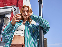 隐立手机壳 With Model