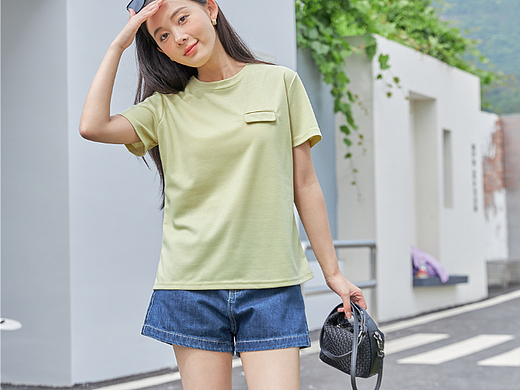 义乌T恤背心拍照，女模室外实景拍摄
