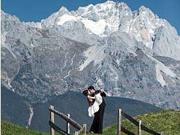 雪山🏔️下的旅拍婚纱照，美得不像话