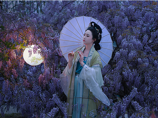 客片｜紫藤花夜景宋制复原汉服写真