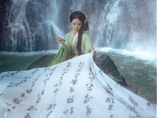 醒来明月，醉后清风。