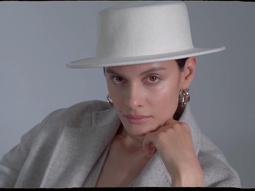 羊绒大衣（个人主页-ZNTkwOTAxNzY=） - 休闲/流行服饰 - 站酷设计师啵啵木马原创素材 - 站酷ZCOOL