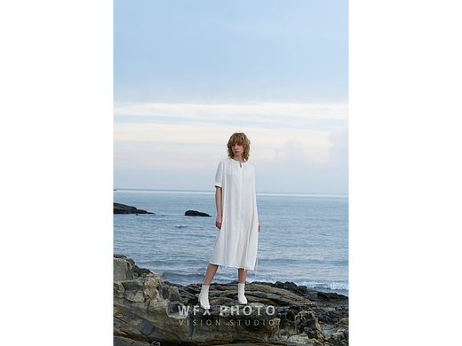 下雨天海边拍摄，更有氛围感 | 服装拍摄