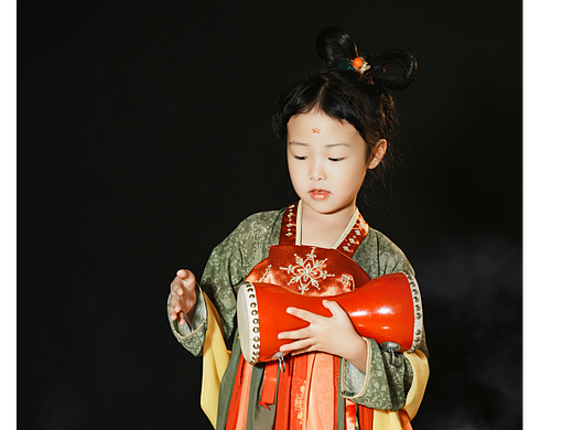 儿童唐制襦裙汉服写真