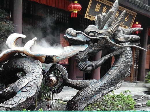 龙主题雕塑 ,民族的象征