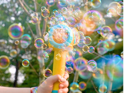 今年4月份拍的泡泡机电商平台广告视频