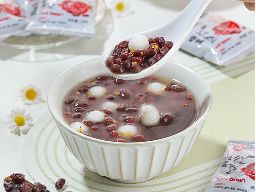 “蜜豆 双皮奶 小圆子甜汤~”
