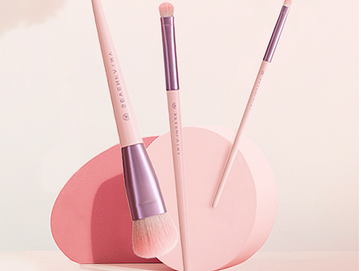 化妆刷详情页展示（个人主页-ZNjUxNjI0MjQ=） - 生活用品 - 站酷设计师沐沐冲鸭原创素材 - 站酷ZCOOL