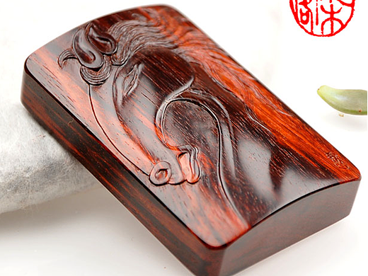 顽木作品《紫檀骏马牌》