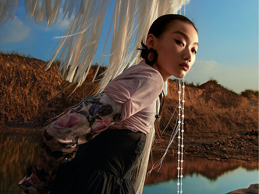  Sicky杂志收录-Light hills 微峦有光