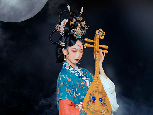 我与神明画押，赌你心动一刻。 ​​​