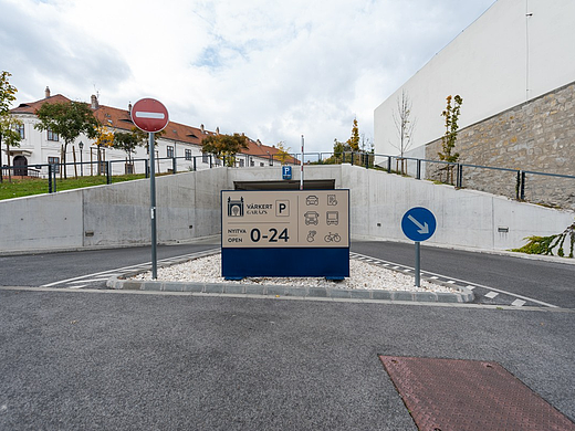 导视系统设计  Várkert Bazár车库