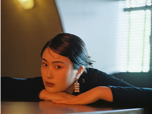 但你话人生无悔会系几咁无趣（个人主页-ZNjAwNTg4MDg=） - 人像摄影 - 站酷设计师阿璞UP原创素材 - 站酷ZCOOL