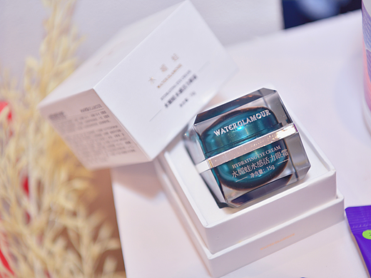 水媚蛙：疫情期间护肤别偷懒 手把手教你如何在家“精致宅”？