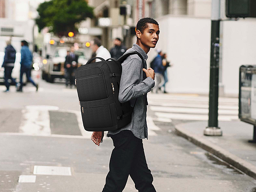 背包精修&场景合成