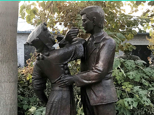 民族团结文化雕塑