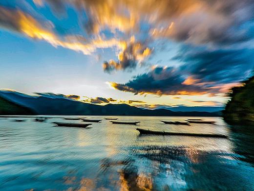 /行走/ 在無際的云海之南（個(gè)人主頁-ZNDE4MDgxMTY=） - 風(fēng)光攝影 - 站酷設(shè)計(jì)師喵吉Moggie原創(chuàng)素材 - 站酷ZCOOL