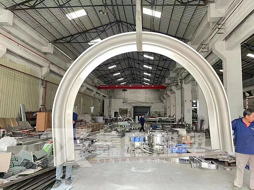 xt188869异形不锈钢仿真装饰壁炉双曲面黑金拱形造型高端金属制品酒店