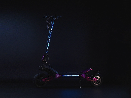 2023 ARVALA 电动滑板车室内科技风展示视频