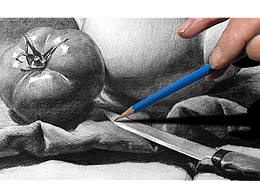 白茶壶,西红柿,餐刀