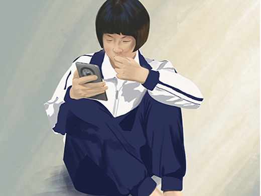 看手机的学生
