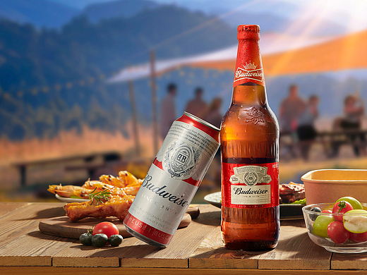 最近闲下来了，尝试着拍了一个啤酒瓶子的图