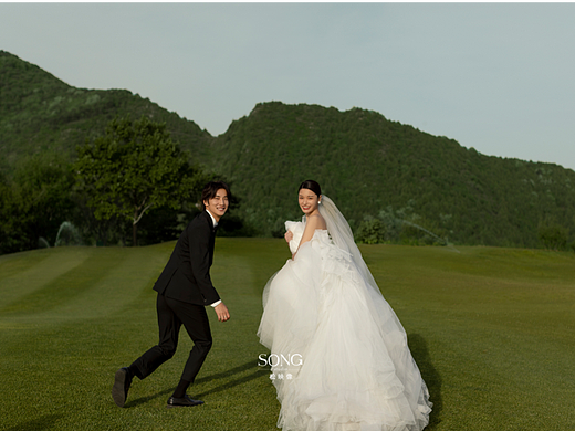 金海湖系列-《山巅信仰1.0》（个人主页-ZNjA1NjM3NjQ=） - 人像摄影 - 站酷设计师松映像摄影工作室原创素材 - 站酷ZCOOL