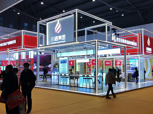 展台设计，展览设计，展会照片，几何造型展台参考。
