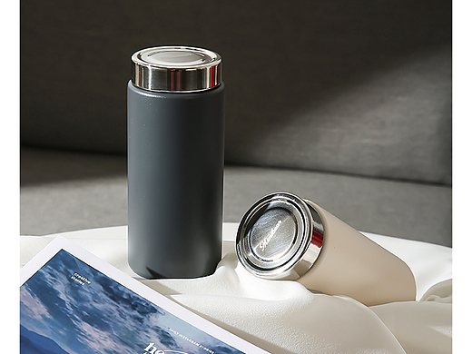 随手保温杯（个人主页-ZNjI3NDgxMjA=） - 产品摄影 - 站酷设计师预览摄影阿毛原创素材 - 站酷ZCOOL