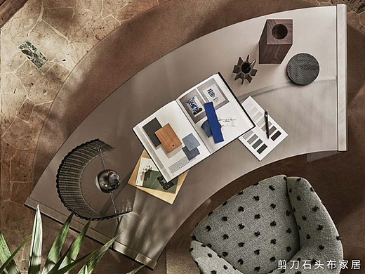 如何打造舒适的书房？这两款意大利进口书桌，豪宅必备