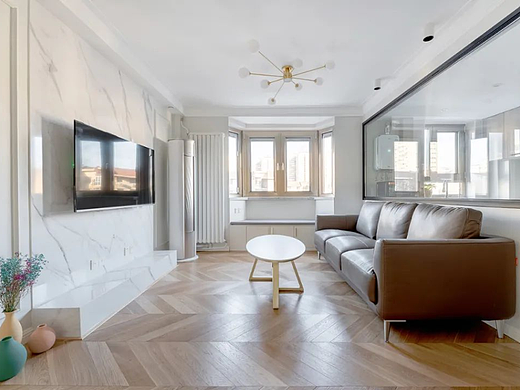 58㎡现代轻奢风一居室，拥有超长玄关+超大厨房