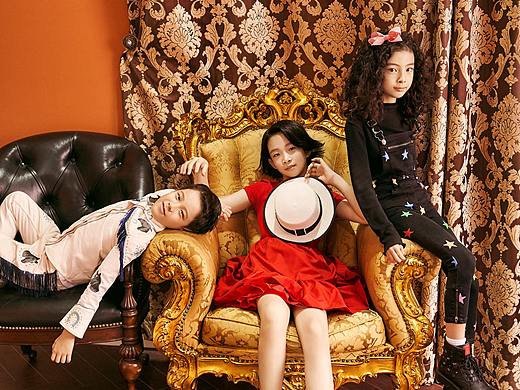 为《 OK！Baby》杂志拍摄封面