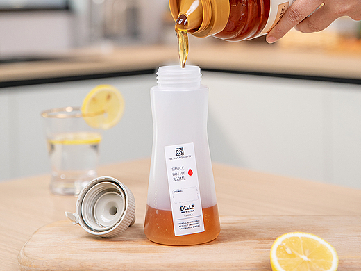 产品摄影丨单孔挤压式酱料瓶