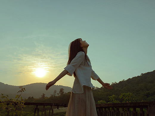 初夏 · 自由（个人主页-ZNjAzNTAxNzI=） - 人像摄影 - 站酷设计师Samletter原创素材 - 站酷ZCOOL