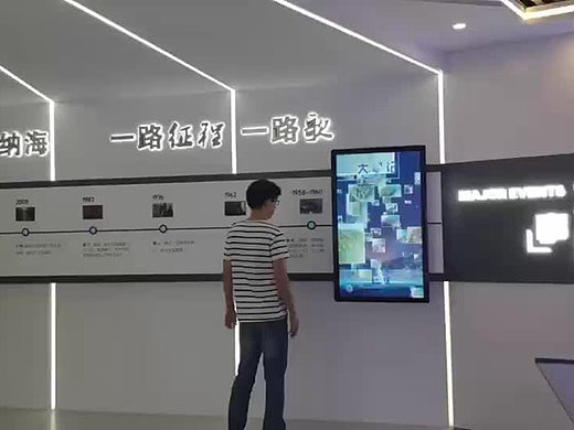 展厅中移动滑轨屏制作的几个步骤