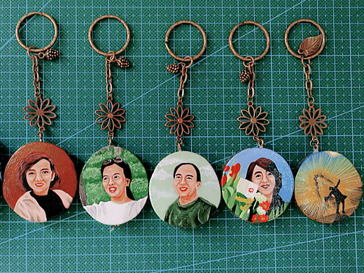 手绘木片、石头