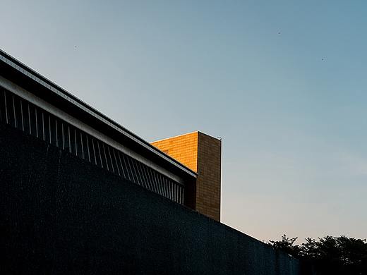 城市中光影与线条